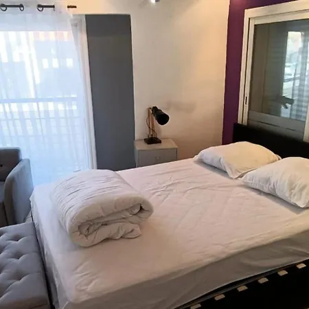 Apartment Close To The *