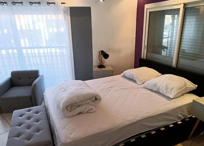 Apartment Close To The *